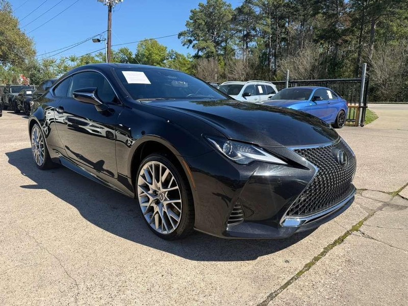 Lexus RC 300 Vehicle Full-screen Gallery Image 04