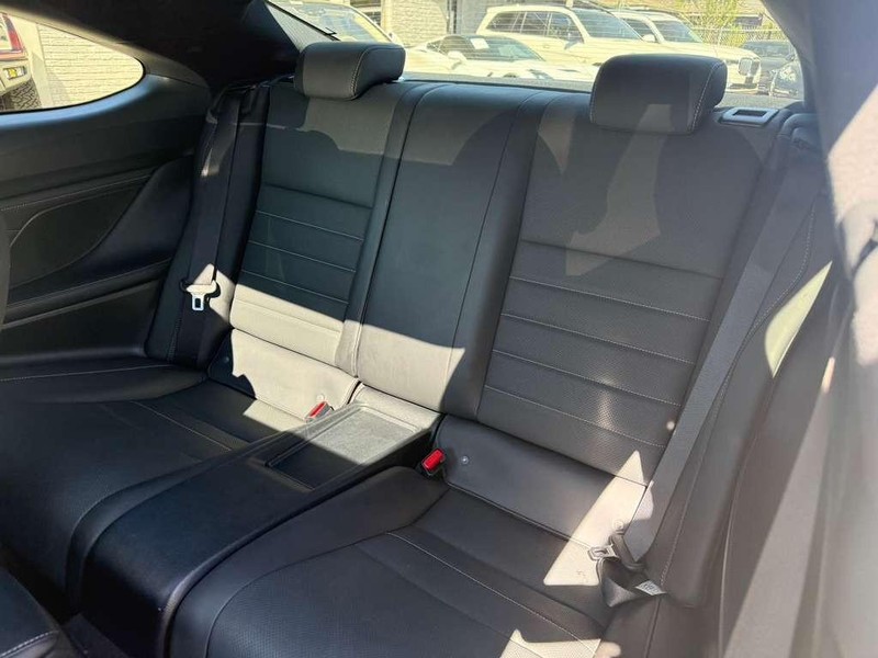 Lexus RC 300 Vehicle Full-screen Gallery Image 13