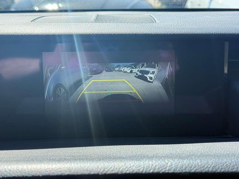 Lexus RC 300 Vehicle Full-screen Gallery Image 22