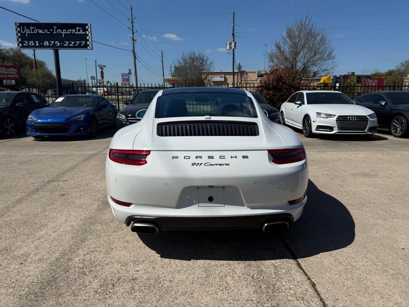 Porsche 911 Vehicle Full-screen Gallery Image 07