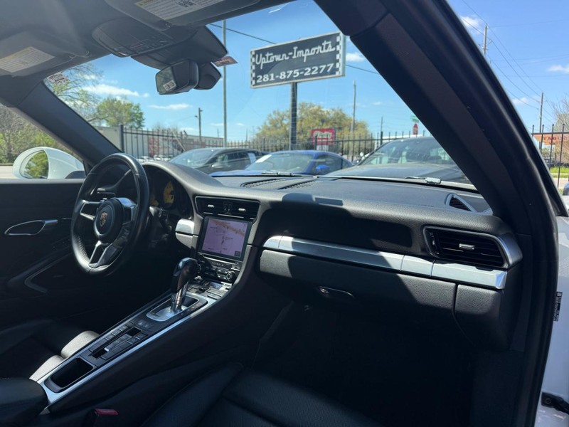 Porsche 911 Vehicle Full-screen Gallery Image 14