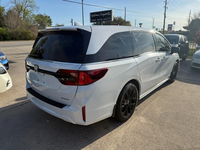 Honda Odyssey Vehicle Full-screen Gallery Image 06