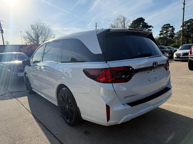 Honda Odyssey Vehicle Full-screen Gallery Image 08