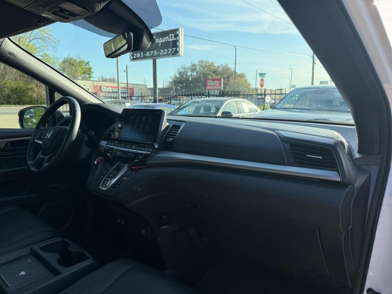 Honda Odyssey Vehicle Full-screen Gallery Image 13