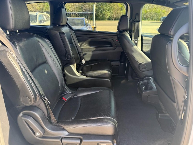Honda Odyssey Vehicle Full-screen Gallery Image 16