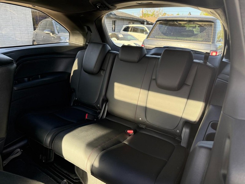 Honda Odyssey Vehicle Full-screen Gallery Image 19