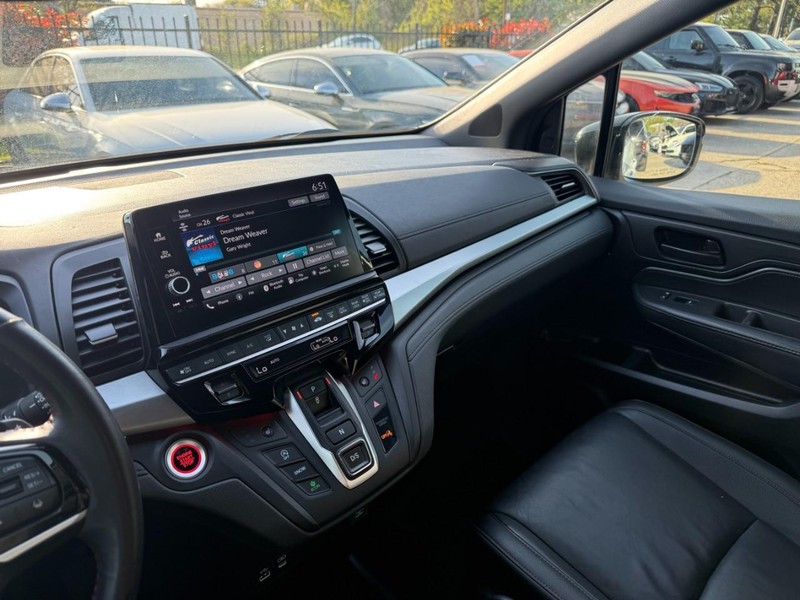 Honda Odyssey Vehicle Full-screen Gallery Image 24