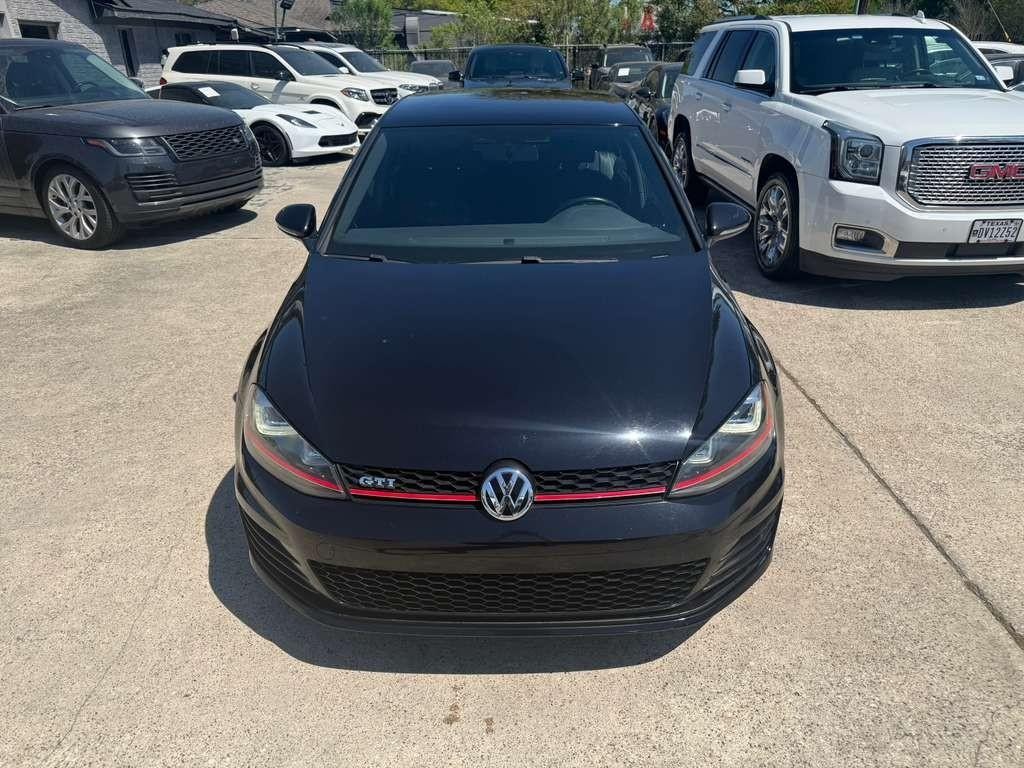 Volkswagen Golf GTI Vehicle Full-screen Gallery Image 03