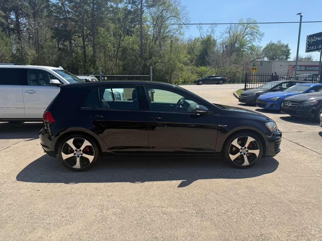 Volkswagen Golf GTI Vehicle Full-screen Gallery Image 05