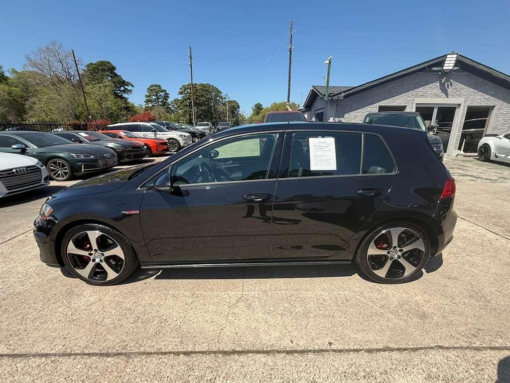 Volkswagen Golf GTI Vehicle Full-screen Gallery Image 09