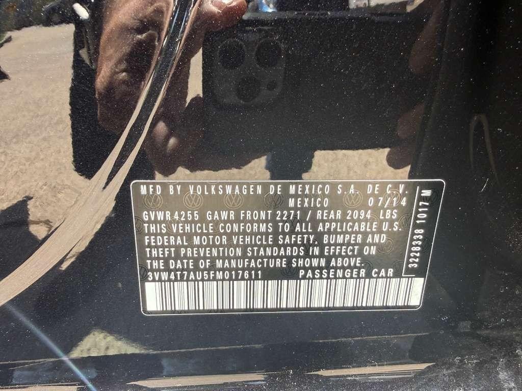 Volkswagen Golf GTI Vehicle Full-screen Gallery Image 27