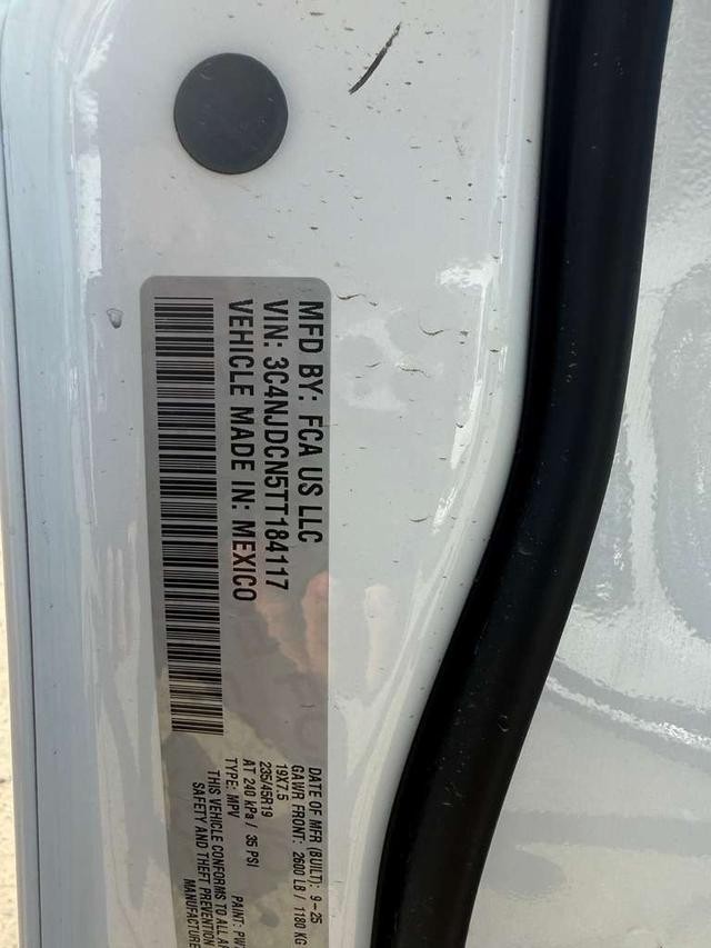 Jeep Compass Vehicle Full-screen Gallery Image 28