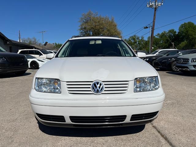 Volkswagen Jetta Wagon Vehicle Full-screen Gallery Image 02