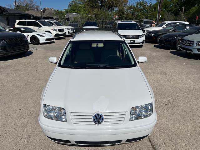 Volkswagen Jetta Wagon Vehicle Full-screen Gallery Image 03