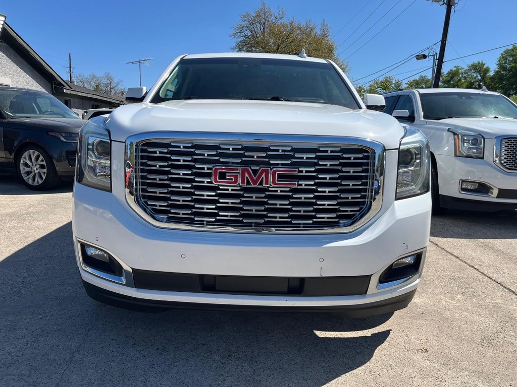 GMC Yukon XL Vehicle Full-screen Gallery Image 02