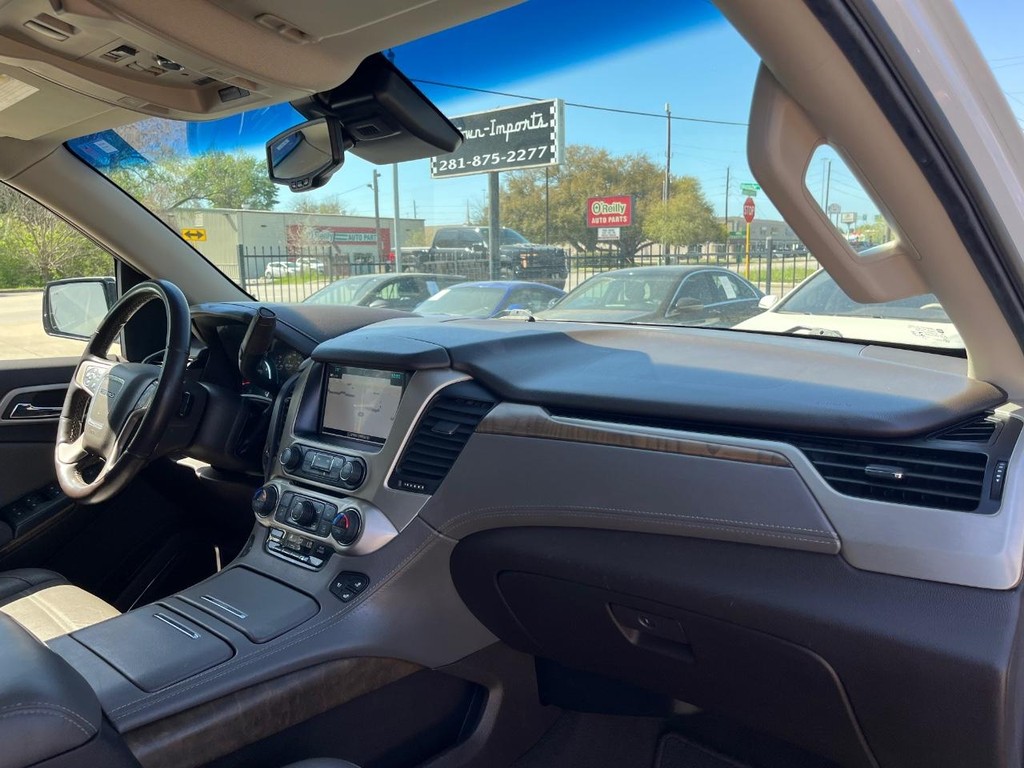 GMC Yukon XL Vehicle Full-screen Gallery Image 13
