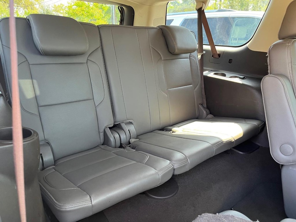 GMC Yukon XL Vehicle Full-screen Gallery Image 18