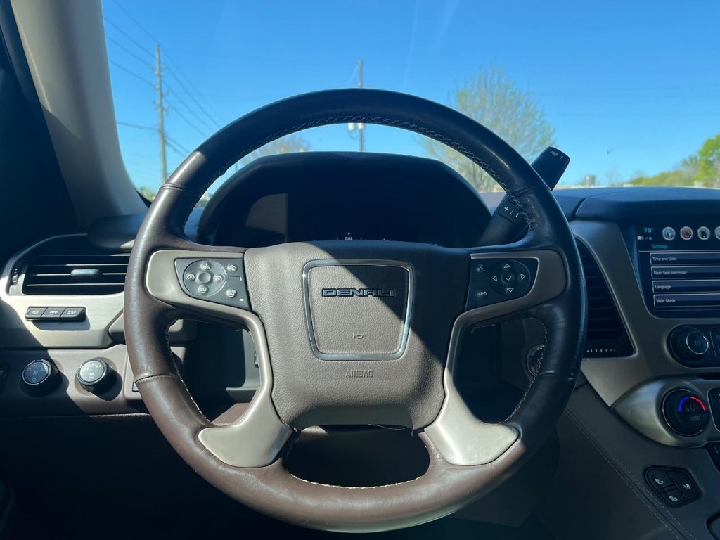 GMC Yukon XL Vehicle Full-screen Gallery Image 22