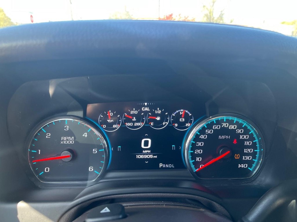 GMC Yukon XL Vehicle Full-screen Gallery Image 23