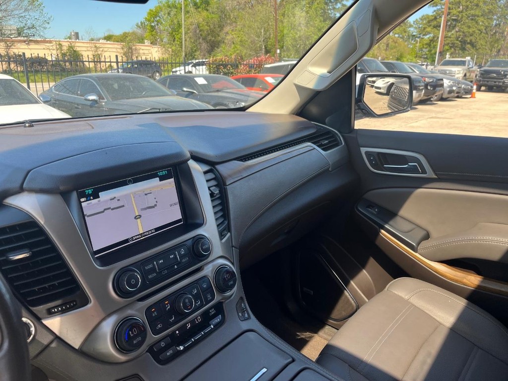 GMC Yukon XL Vehicle Full-screen Gallery Image 29