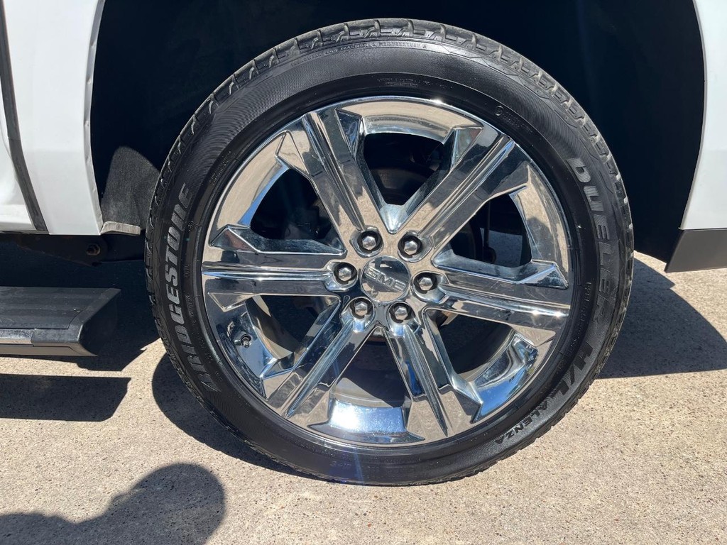 GMC Yukon XL Vehicle Full-screen Gallery Image 31