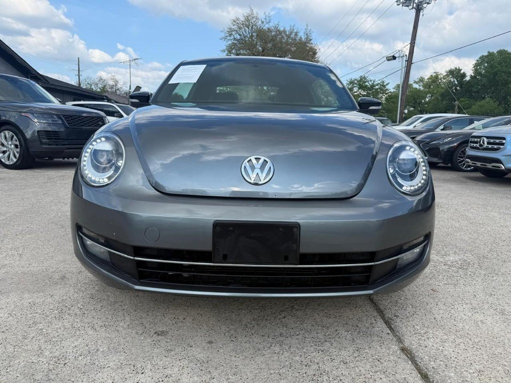 Volkswagen Beetle Vehicle Full-screen Gallery Image 02