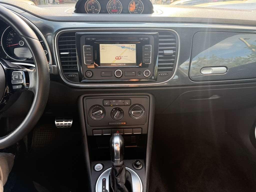 Volkswagen Beetle Vehicle Full-screen Gallery Image 20