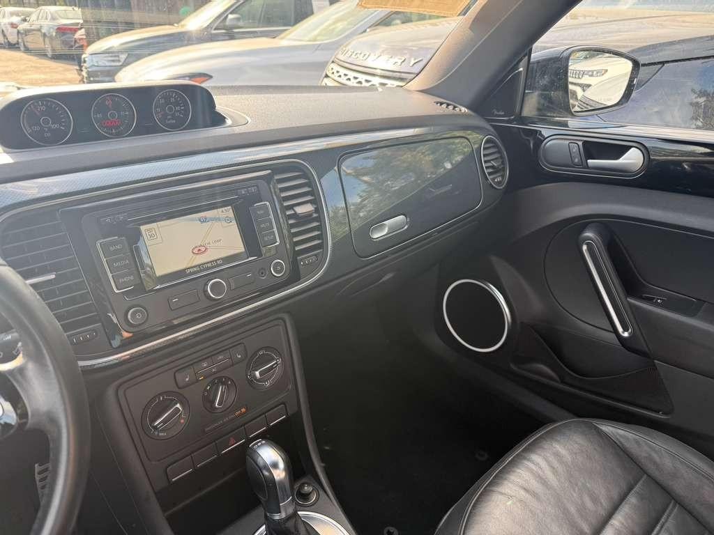 Volkswagen Beetle Vehicle Full-screen Gallery Image 21