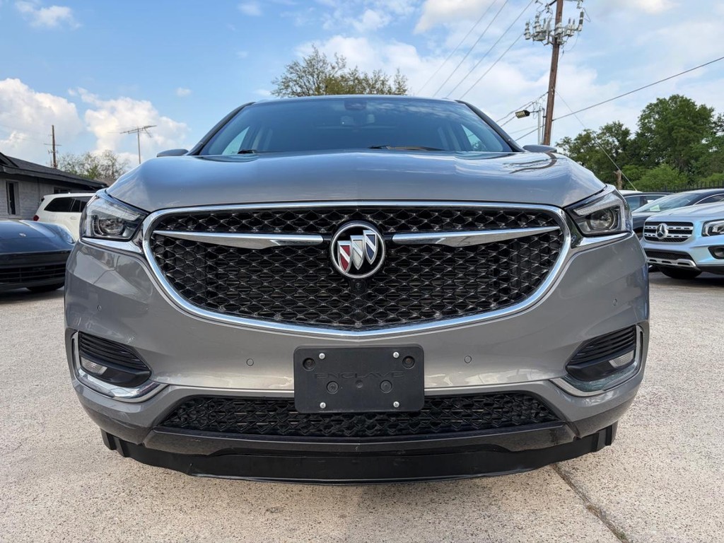 Buick Enclave Vehicle Full-screen Gallery Image 02