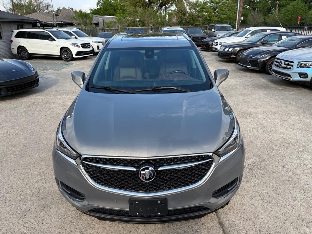 Buick Enclave Vehicle Full-screen Gallery Image 03