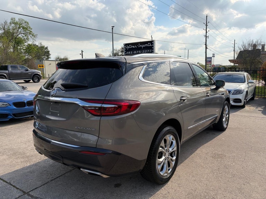 Buick Enclave Vehicle Full-screen Gallery Image 06