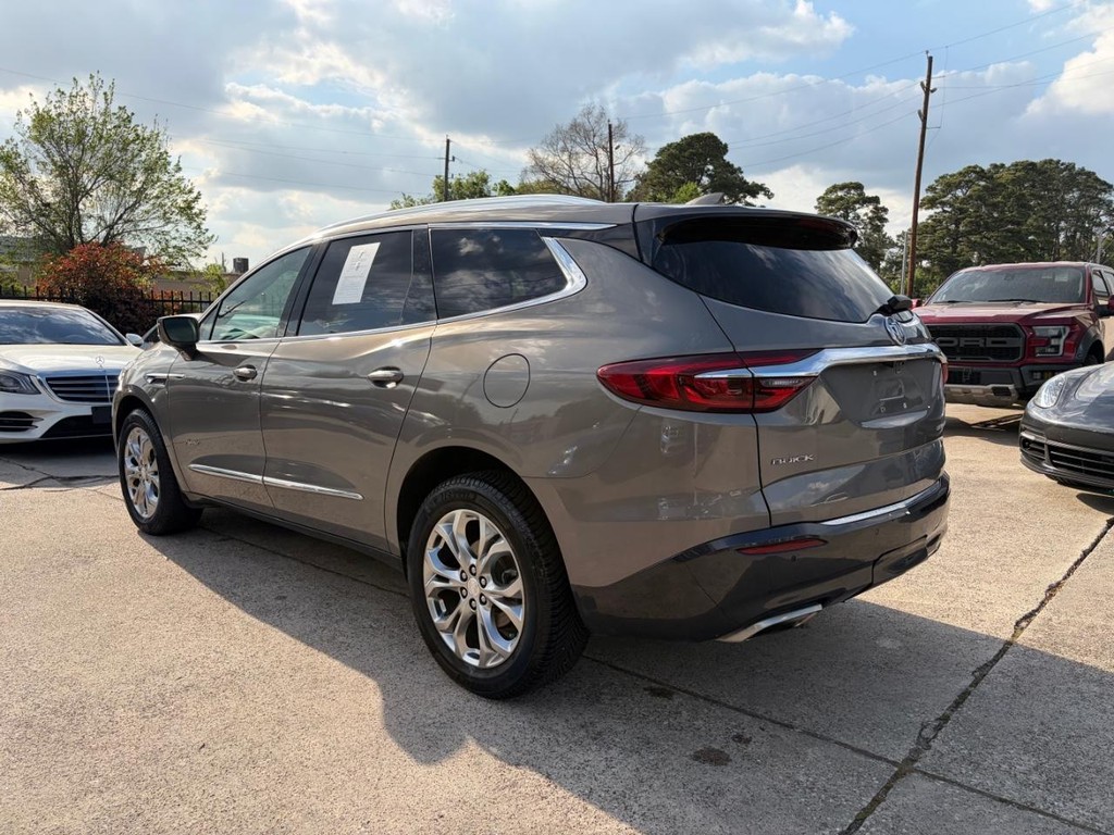 Buick Enclave Vehicle Full-screen Gallery Image 08
