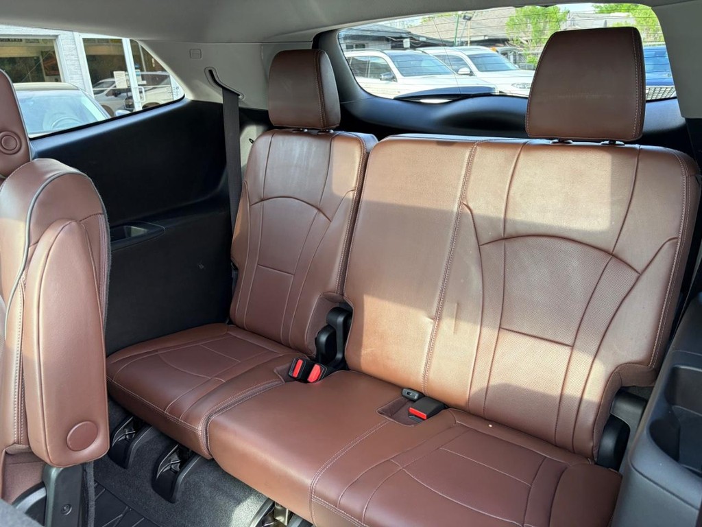 Buick Enclave Vehicle Full-screen Gallery Image 20