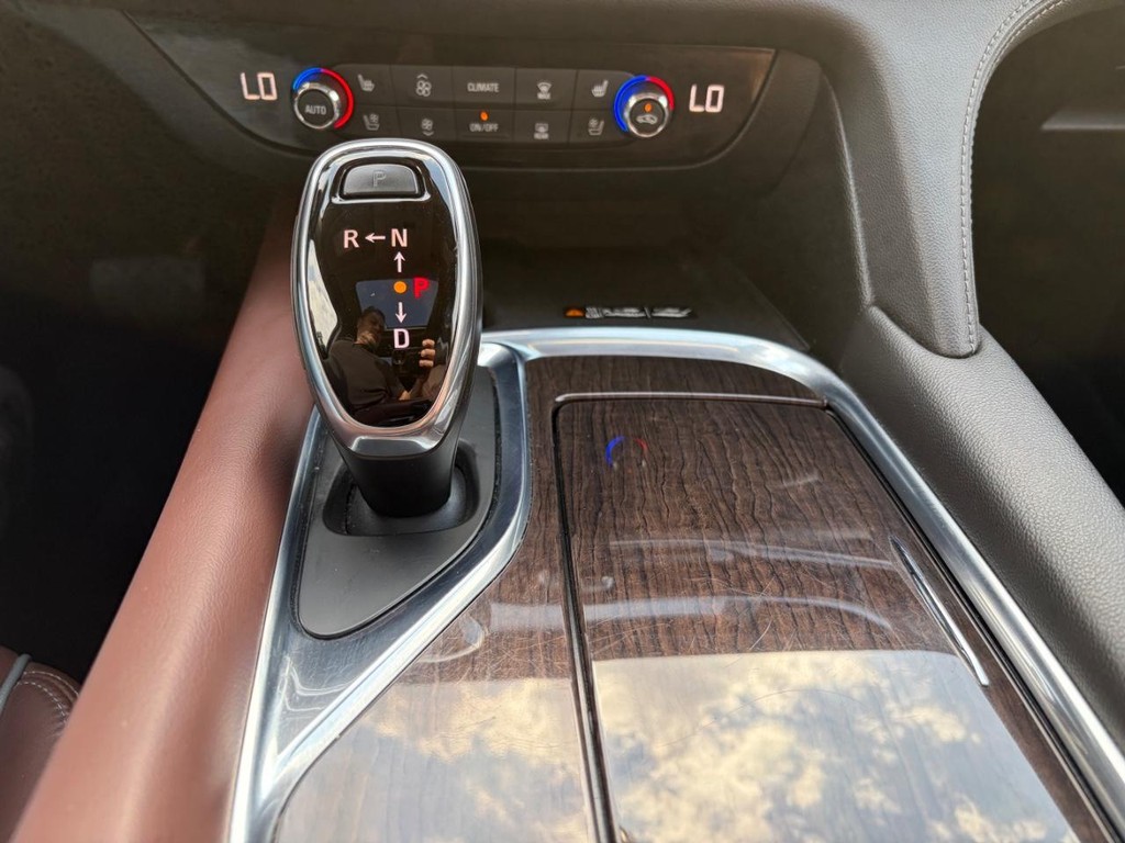 Buick Enclave Vehicle Full-screen Gallery Image 26