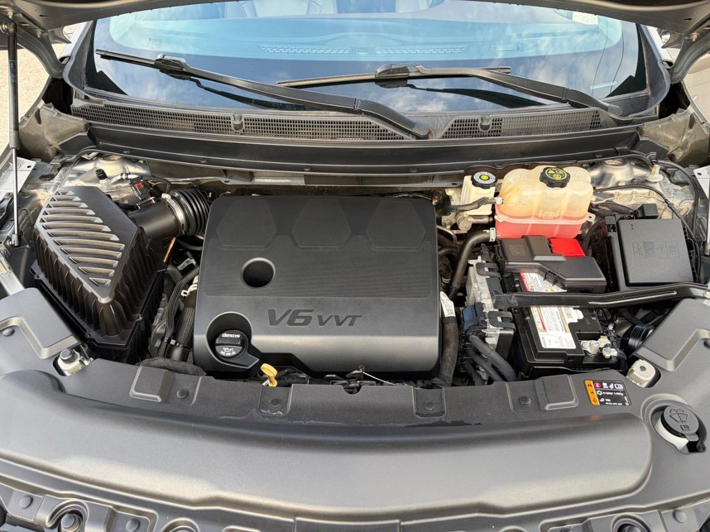 Buick Enclave Vehicle Full-screen Gallery Image 30