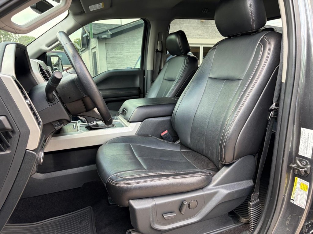 Ford F-150 Vehicle Full-screen Gallery Image 11