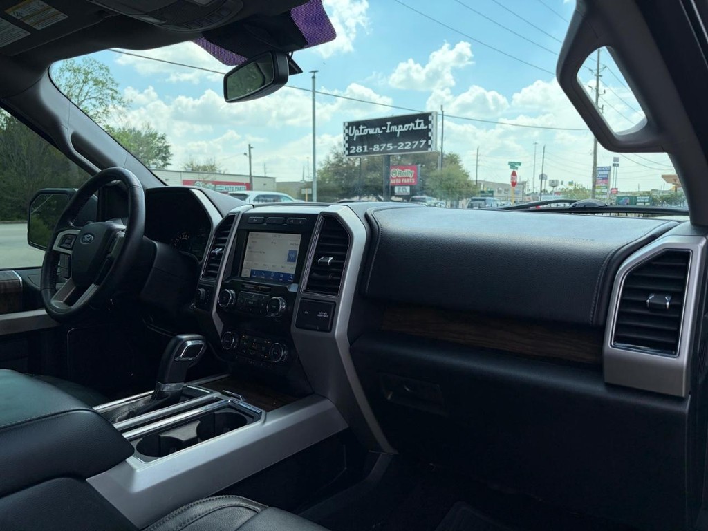 Ford F-150 Vehicle Full-screen Gallery Image 13