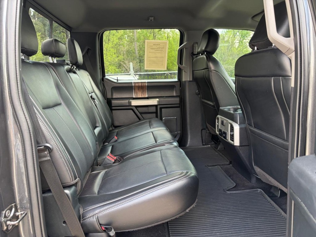 Ford F-150 Vehicle Full-screen Gallery Image 16