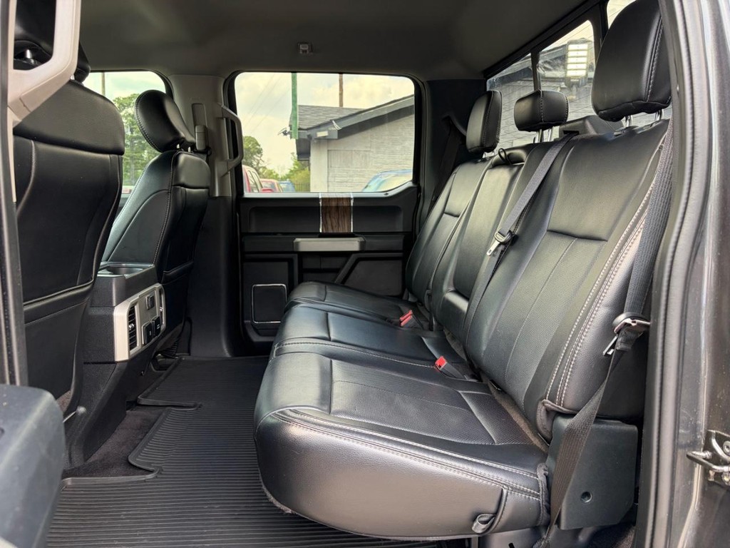 Ford F-150 Vehicle Full-screen Gallery Image 18