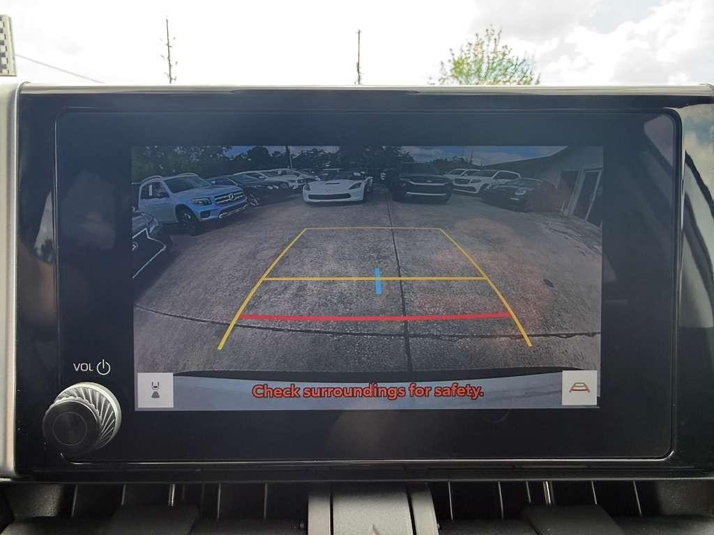 Toyota RAV4 Vehicle Full-screen Gallery Image 24