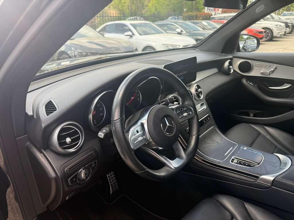 Mercedes-Benz GLC 300 Vehicle Full-screen Gallery Image 10