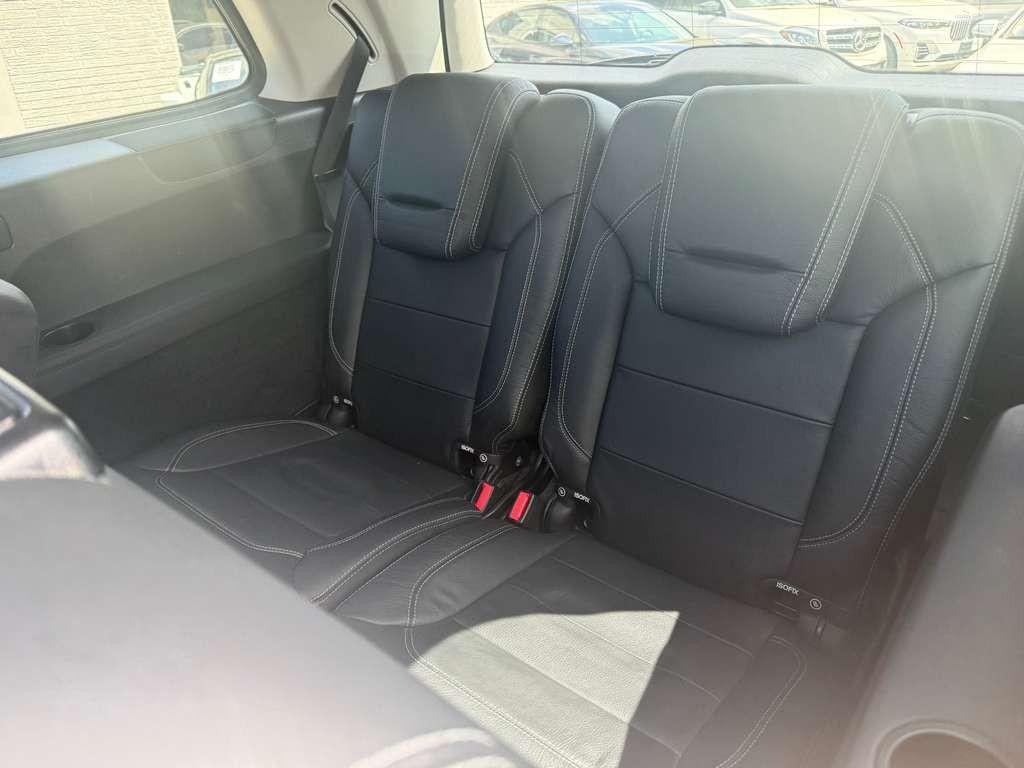 Mercedes-Benz GL 550 Vehicle Full-screen Gallery Image 20