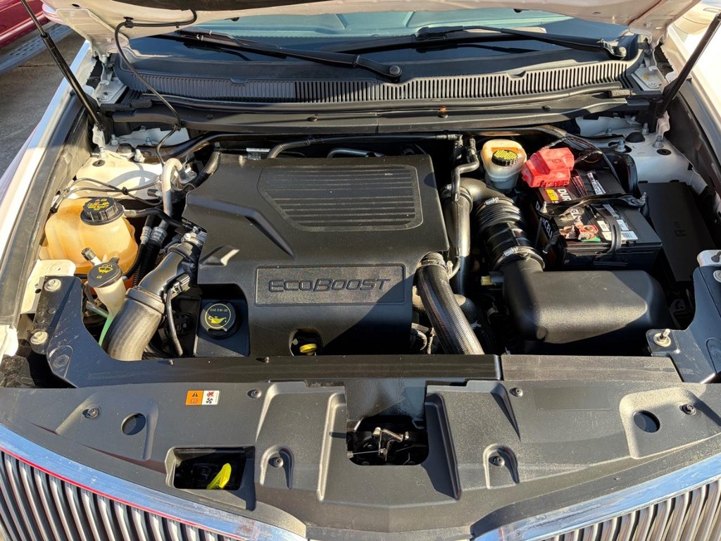 Lincoln MKT Vehicle Full-screen Gallery Image 30