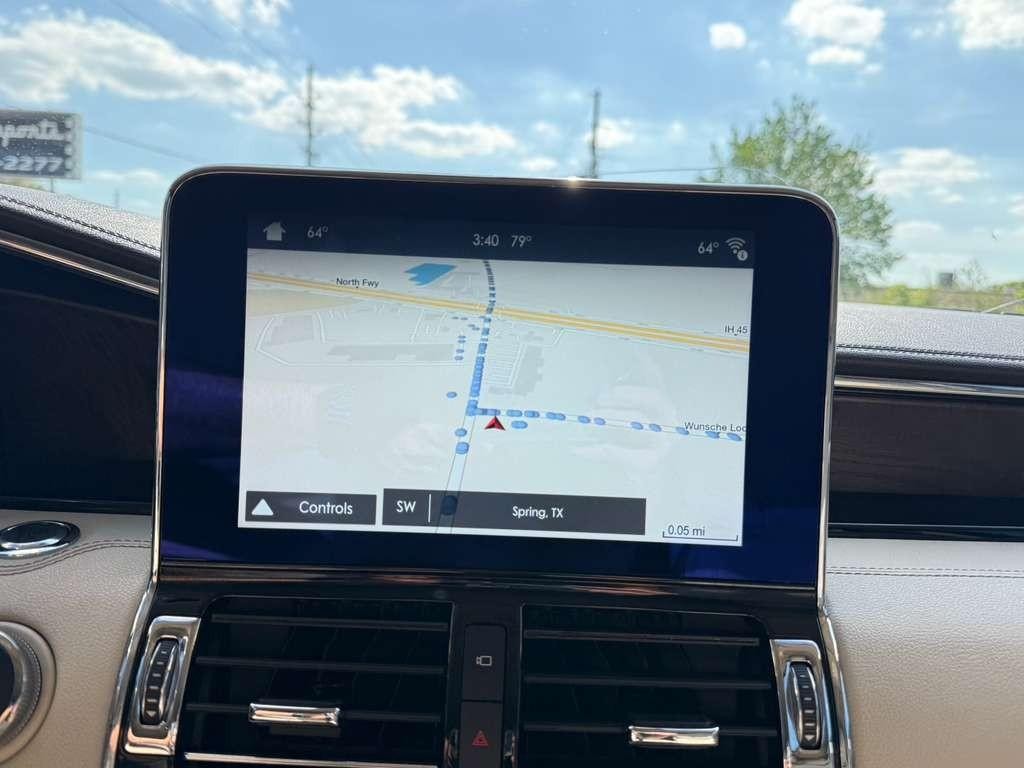 Lincoln Navigator L Vehicle Full-screen Gallery Image 28