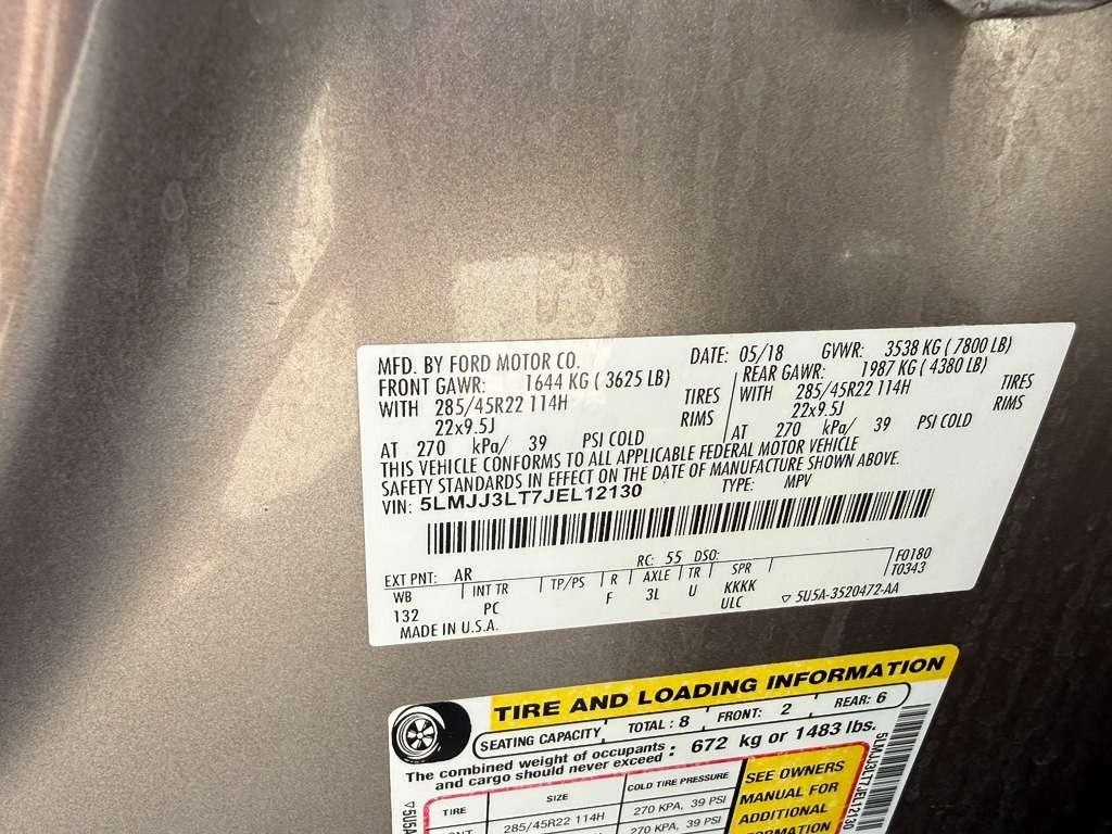 Lincoln Navigator L Vehicle Full-screen Gallery Image 32