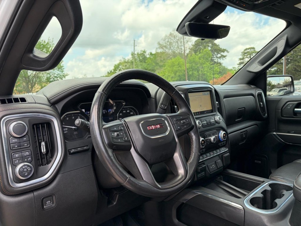 GMC Sierra 1500 Vehicle Full-screen Gallery Image 11