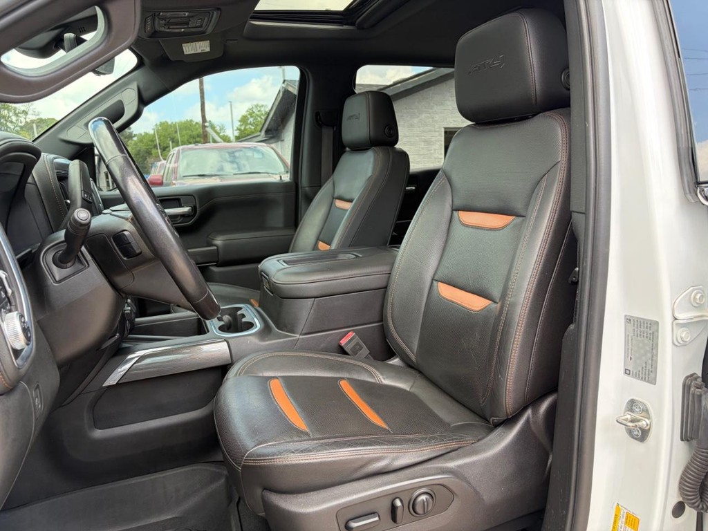 GMC Sierra 1500 Vehicle Full-screen Gallery Image 12