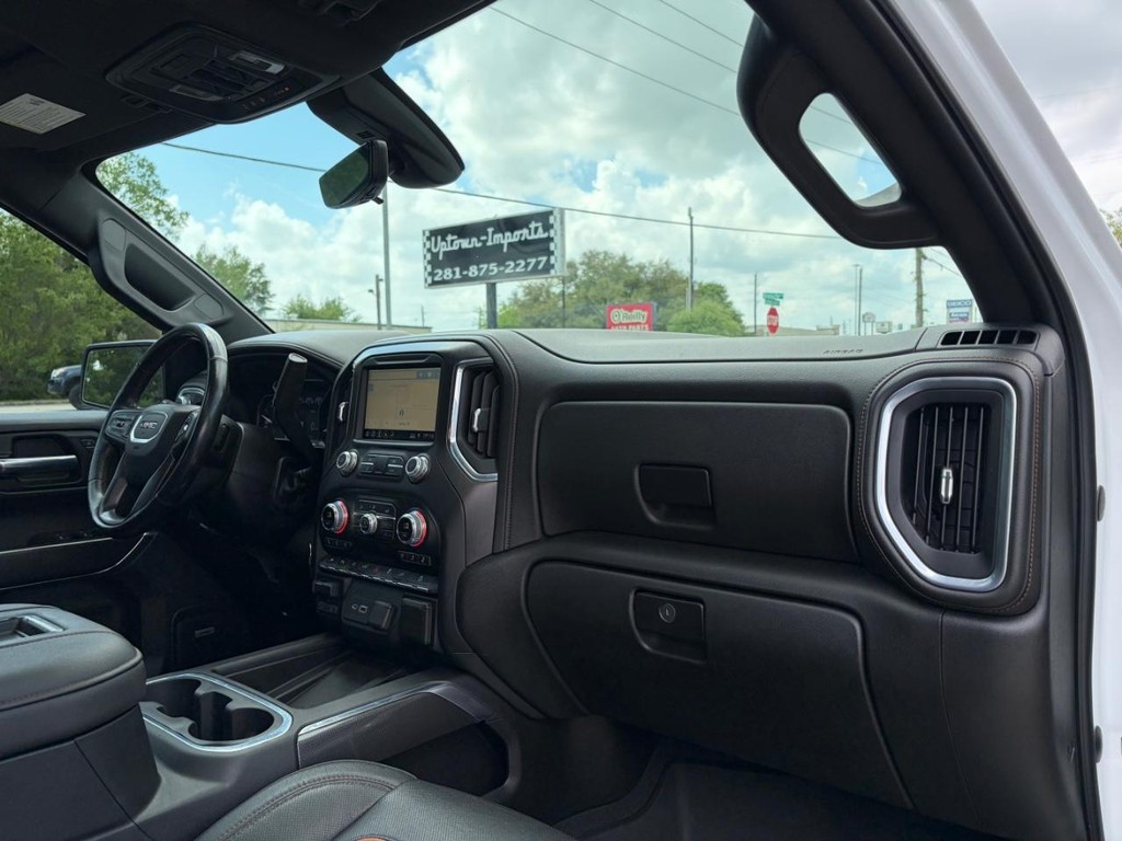 GMC Sierra 1500 Vehicle Full-screen Gallery Image 14