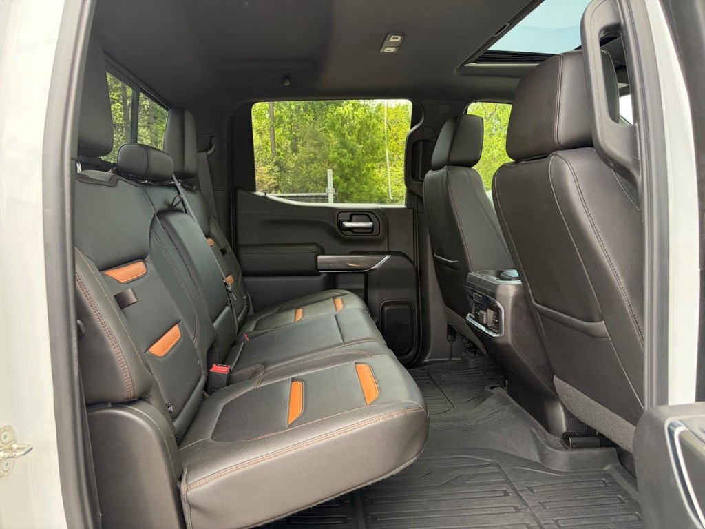 GMC Sierra 1500 Vehicle Full-screen Gallery Image 17