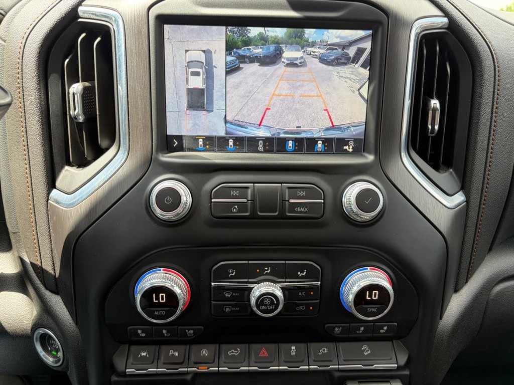 GMC Sierra 1500 Vehicle Full-screen Gallery Image 24